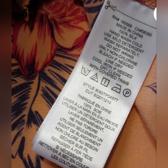 NWT Equipment "Quinne" in Cantaloupe Floral Silk Oversized Button Down, Size M - Picture 4 of 5